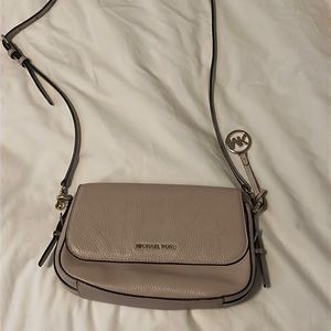 Micheal Kors pink crossbody purse